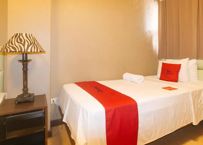 Hotel Reddoorz New Era Budget Mabolo Former Reddoorz Near Landers Superstore