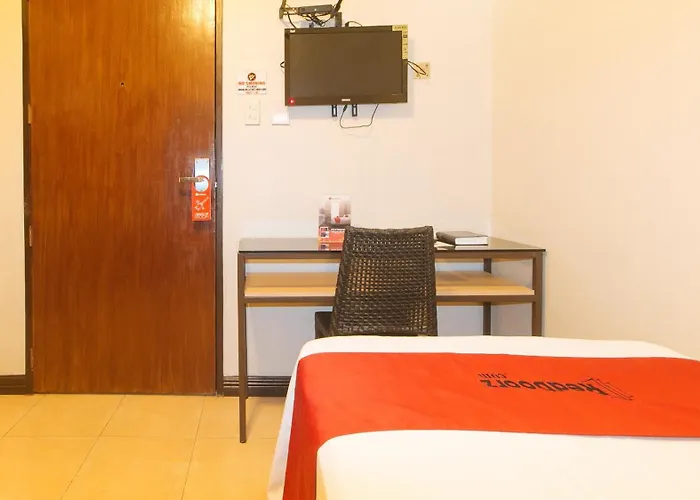 Hotel Reddoorz New Era Budget Mabolo Former Reddoorz Near Landers Superstore 2*