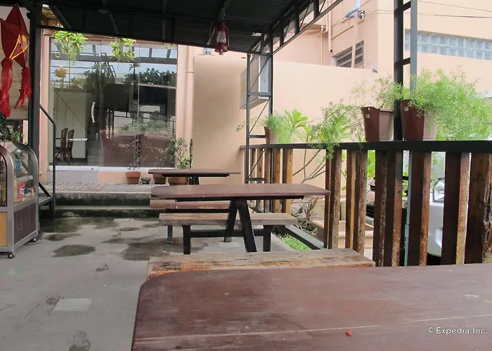 Reddoorz New Era Budget Mabolo Former Reddoorz Near Landers Superstore Hotel